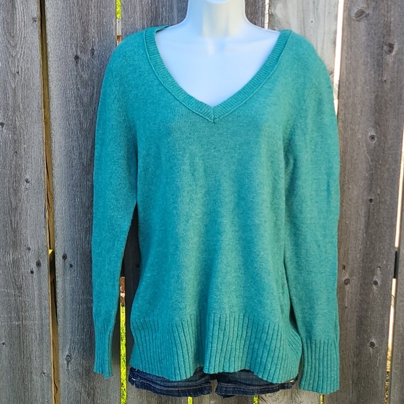 Mint Green Sweater with V-neck from Old Navy - Picture 1 of 4